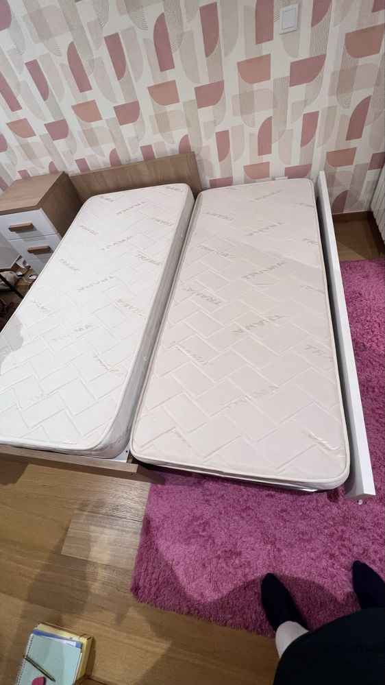 Cama solteiro com cama por baixo