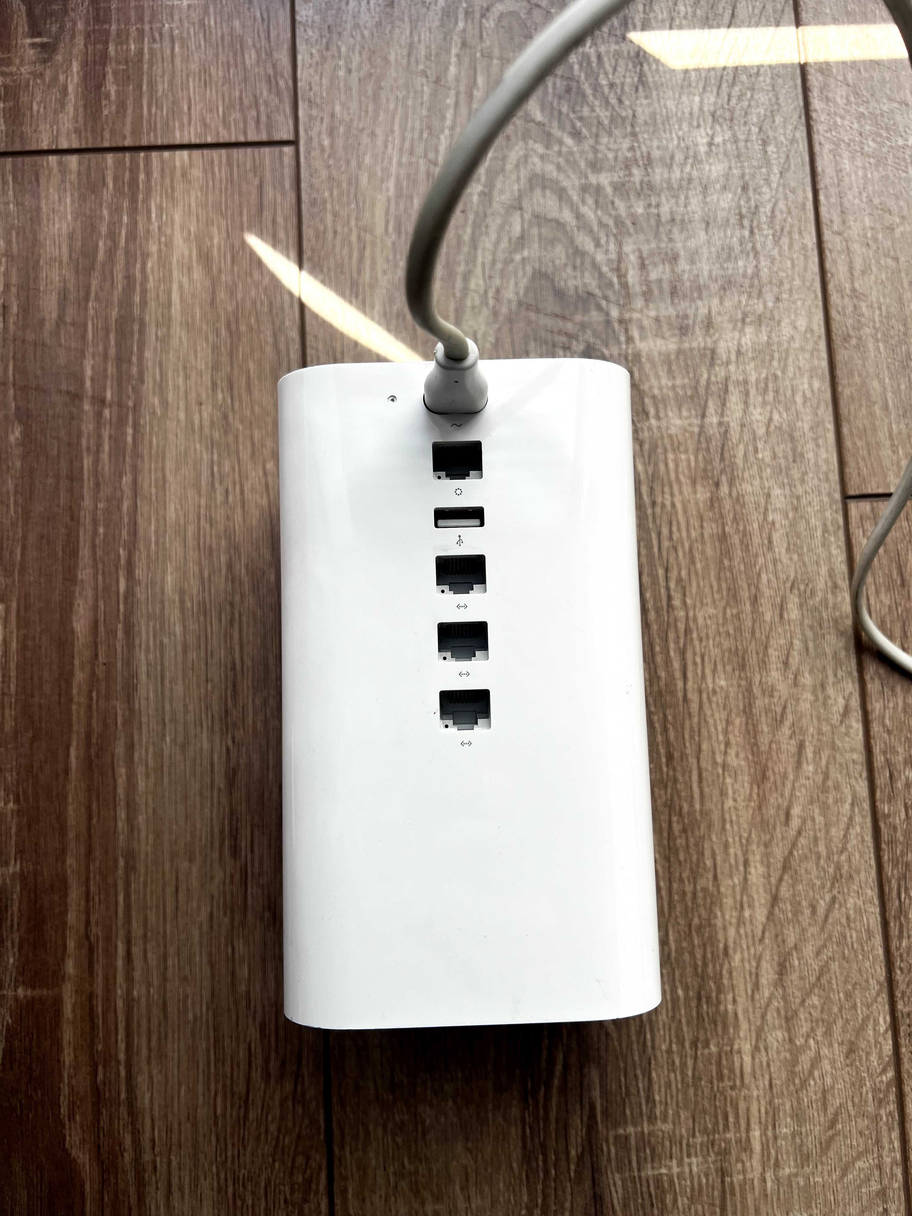 Apple AirPort Extreme Base Station