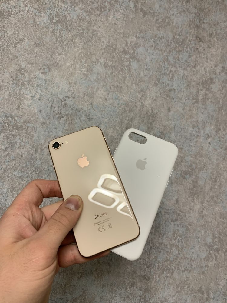 Продам Apple iPhone 8 64Gb rose gold в хорошем состояние