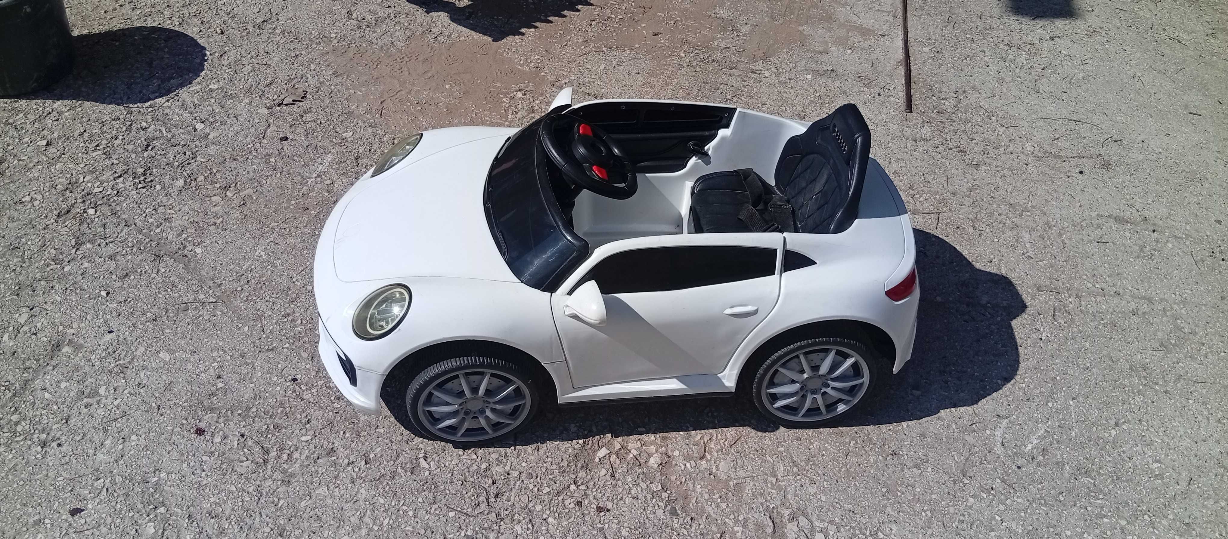 Porsche 911 na akumulator