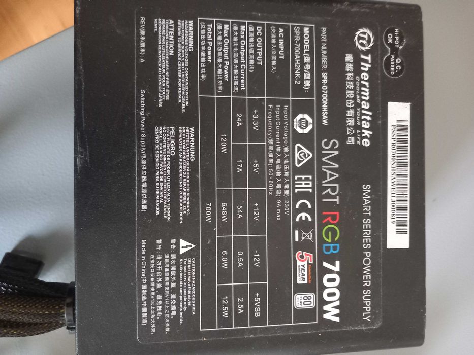 fonte de alimentação do computador Thermaltake smart RGB 700W