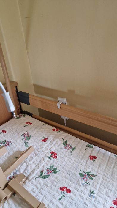 Cama articulada com 1 semana de utilização
