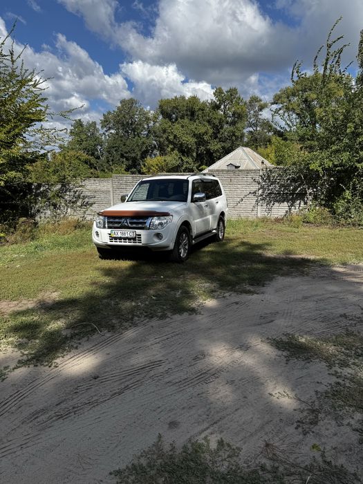 MITSUBISHI Pajero 2012 3.2 дизель 1 хозяин