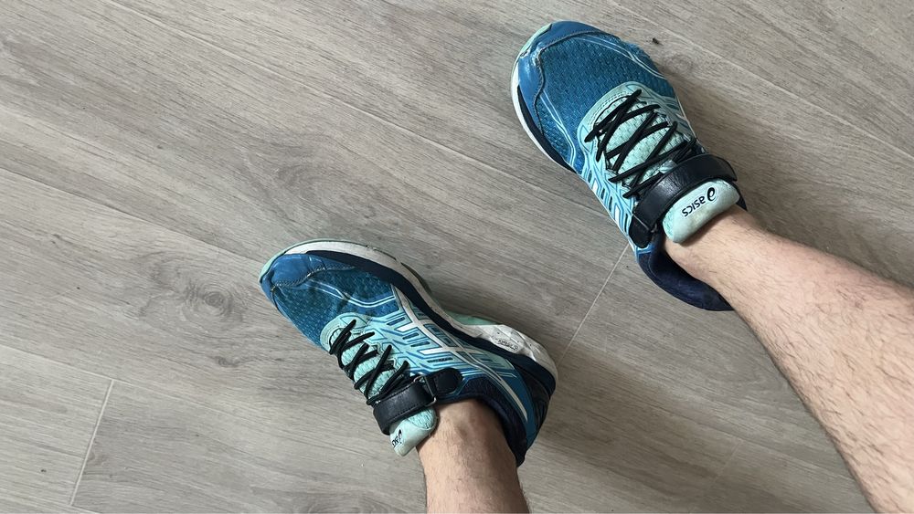 Кроссовки Asics 42й размер, 26.5см стелька. Очень удобные