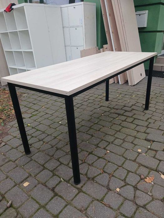 Oferuję na sprzedaż meble biurowe, stoły, krzesła, półki