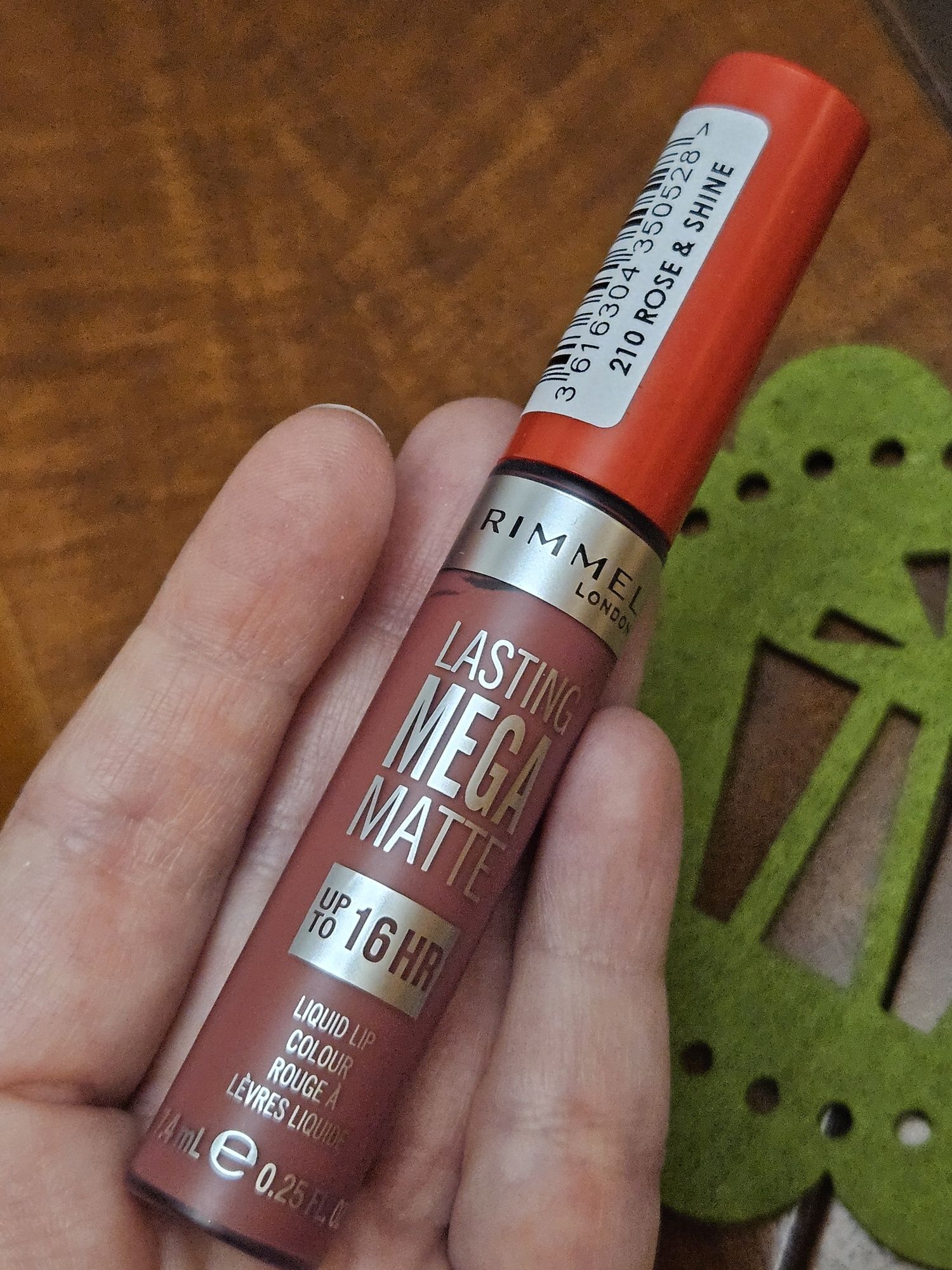 Rimmel Lasting Mega Matte matowa pomadka 210