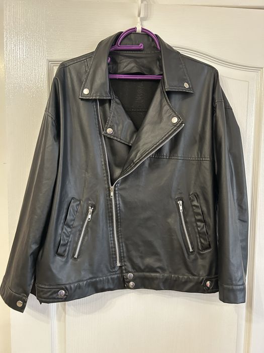 Куртка косуха. Без подкладки, легкая. На  размер 48-50. Екокожа