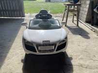 Samochodzik na akumulator dla dziecka "Audi R8 Spyder"