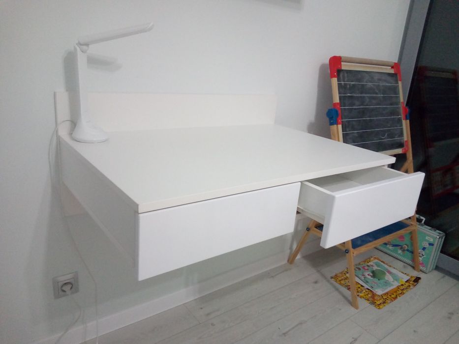Biurko/ młodzieżowe/dziecięce /wiszące /Toaletka do sypialni/ półka.