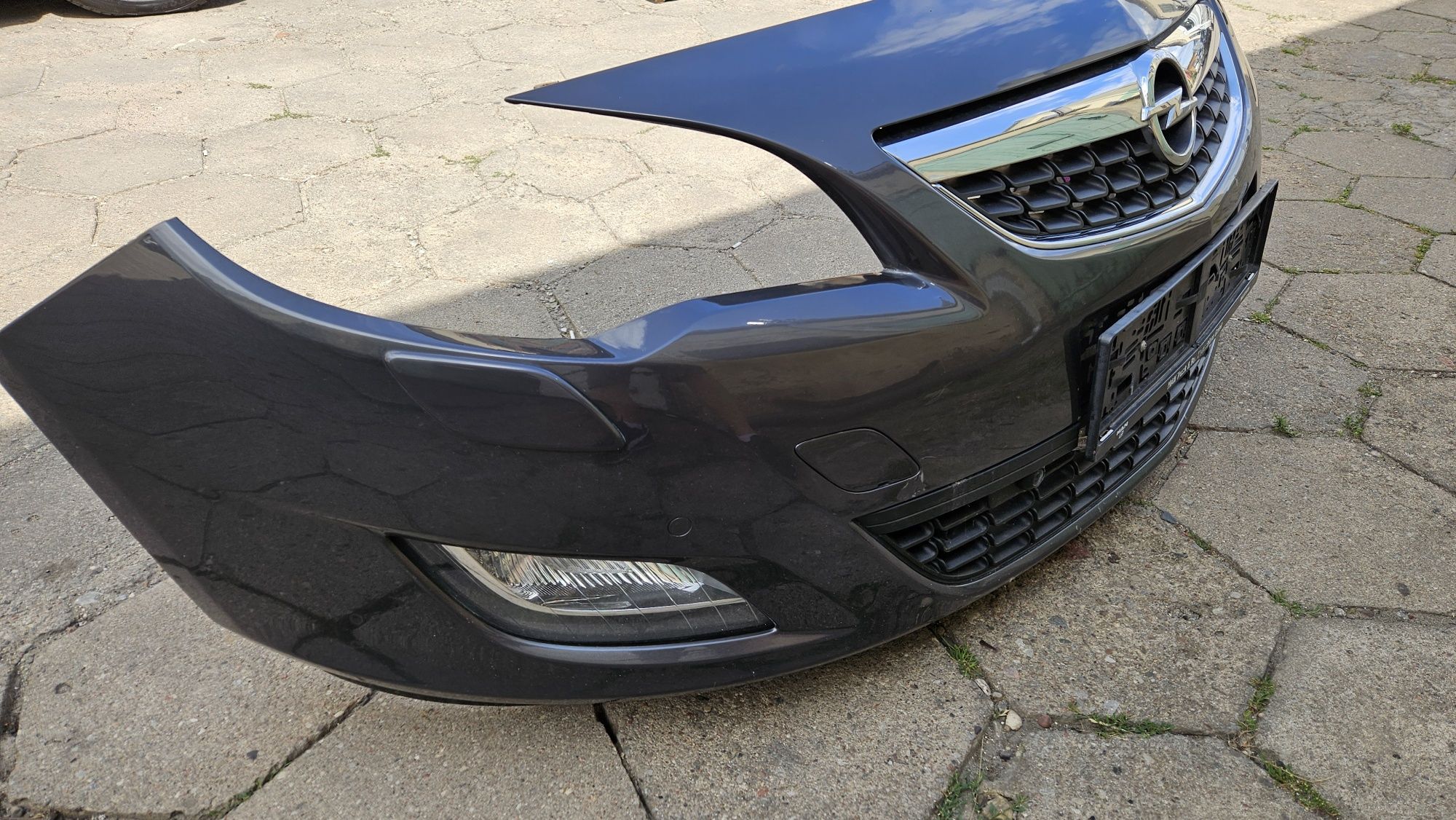 Zderzak przód przedni z177 opel astra j IV 4 czujniki pdc spryskiwacze