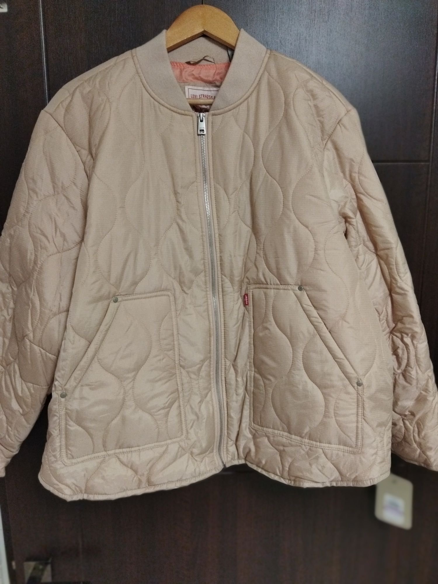 Куртка жіноча Levis  S , XXL