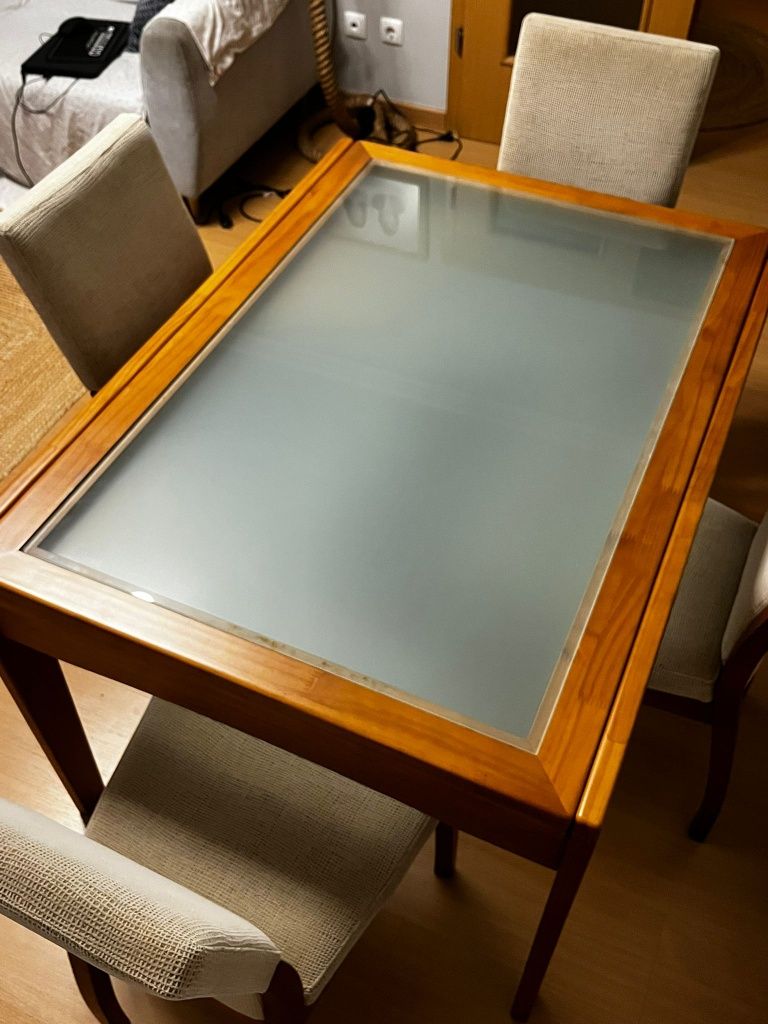 Conjunto mesa de sala de jantar