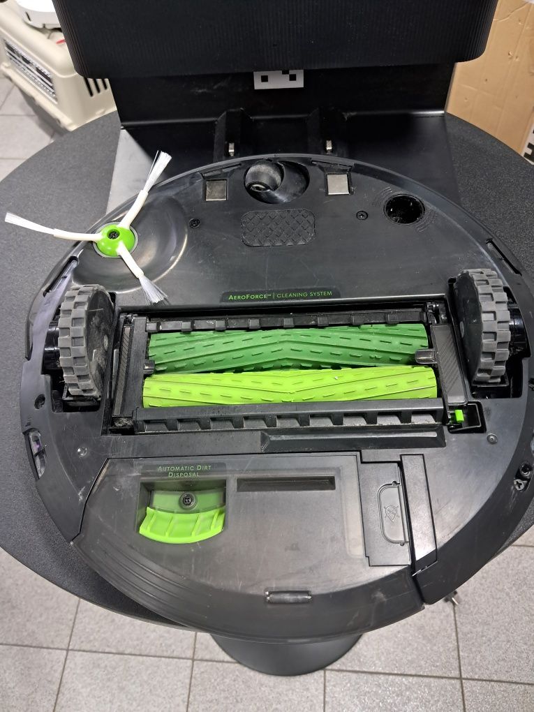 Robot sprzątający iRobot Roomba j7