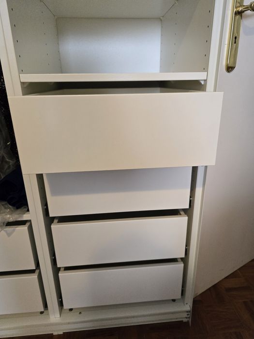 Prateleiras IKEA KOMPLEMENT para PAX – como novas