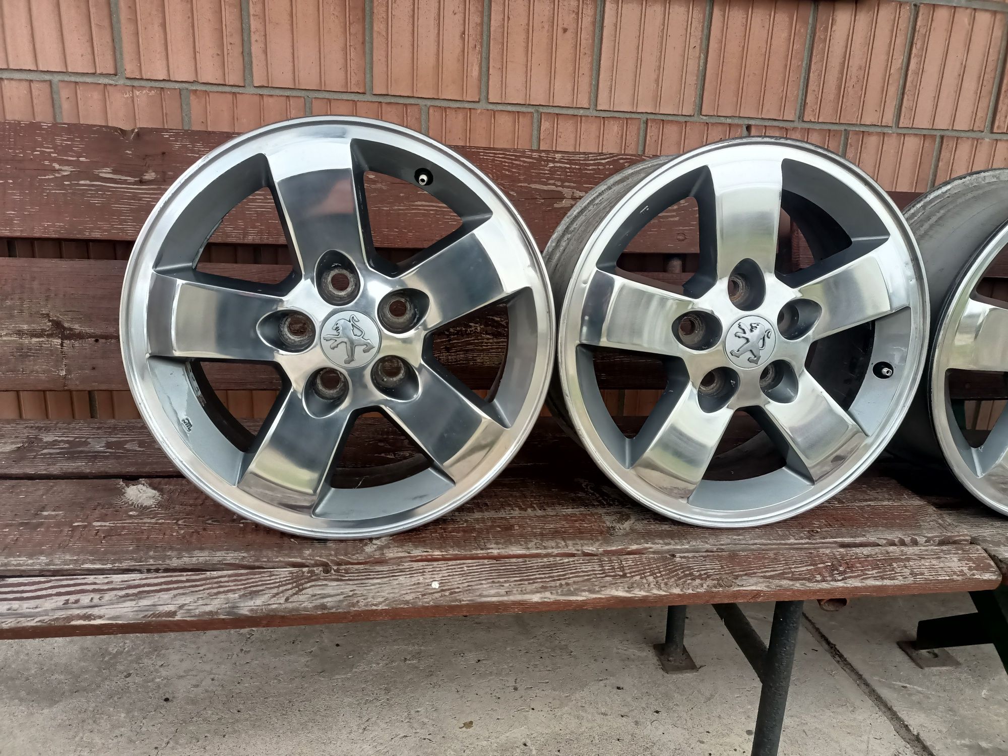 Felgi 5x114,3 R16 Peugeot