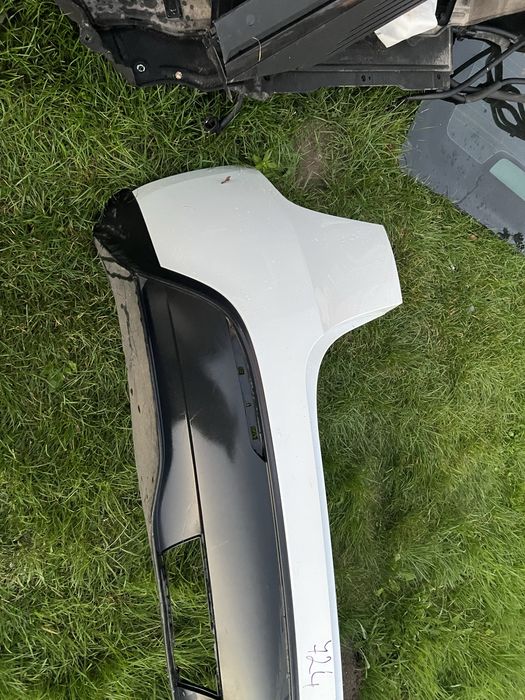 Бампер задній Tesla model Y