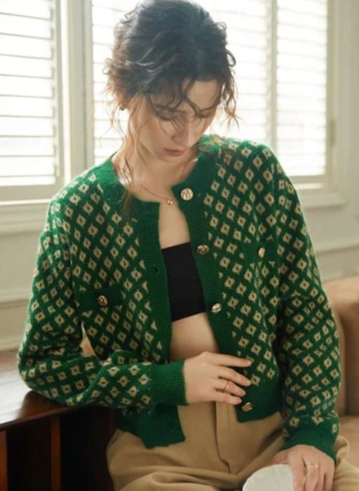 Кофтинка на гудзиках