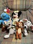 Maskotki: tom i jerry, minnie, smerf, 101 dalmatynczykow
