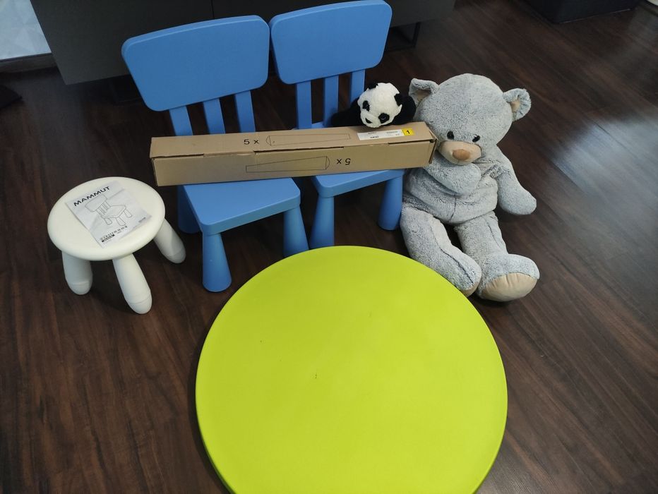 Zestaw stolik i krzesełka dla dzieci Ikea mamut