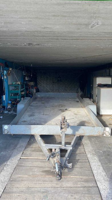 Лафет для перевезення авто