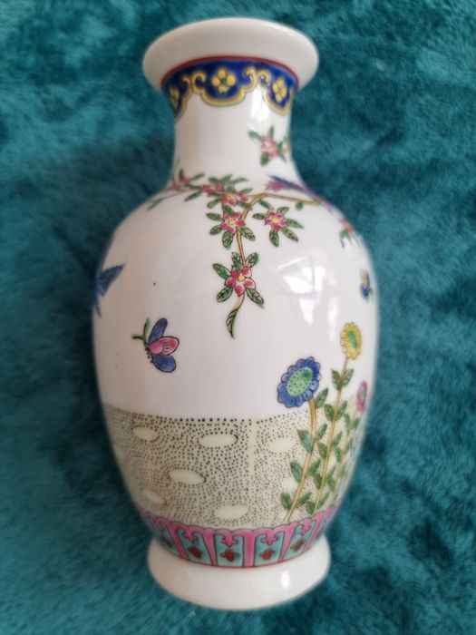 Старовинна китайська ваза