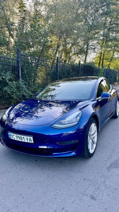 Tesla model 3 Long Range