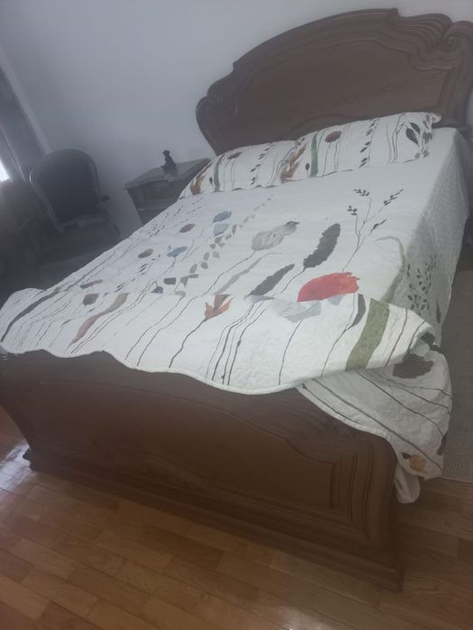 Cama casal usada