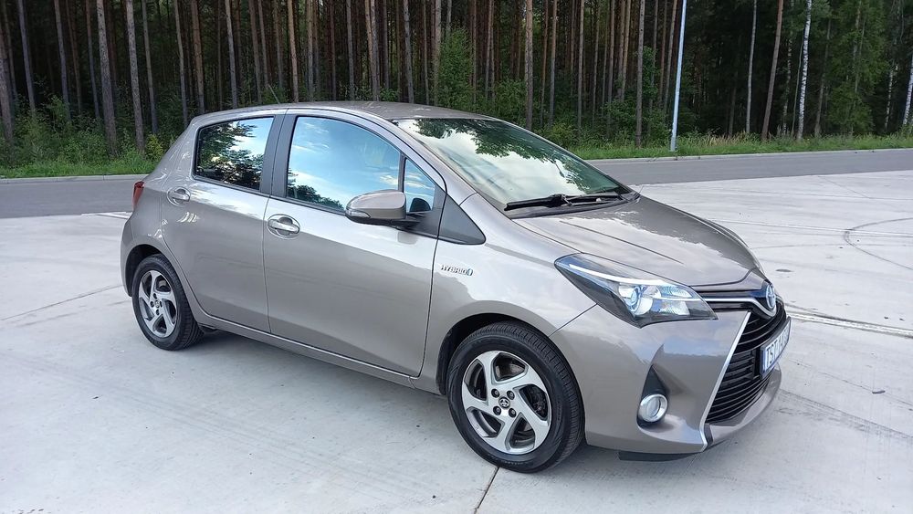 Toyota Yaris 1,5 HYBRID_Od 1właścicela_Serwisowany_Dwa komplety kół_Super stan