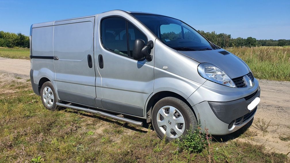 BUS na wynajem Wypożyczalnia BUSÓW Trafic wynajmę BUSA HAK*KLIMA vito