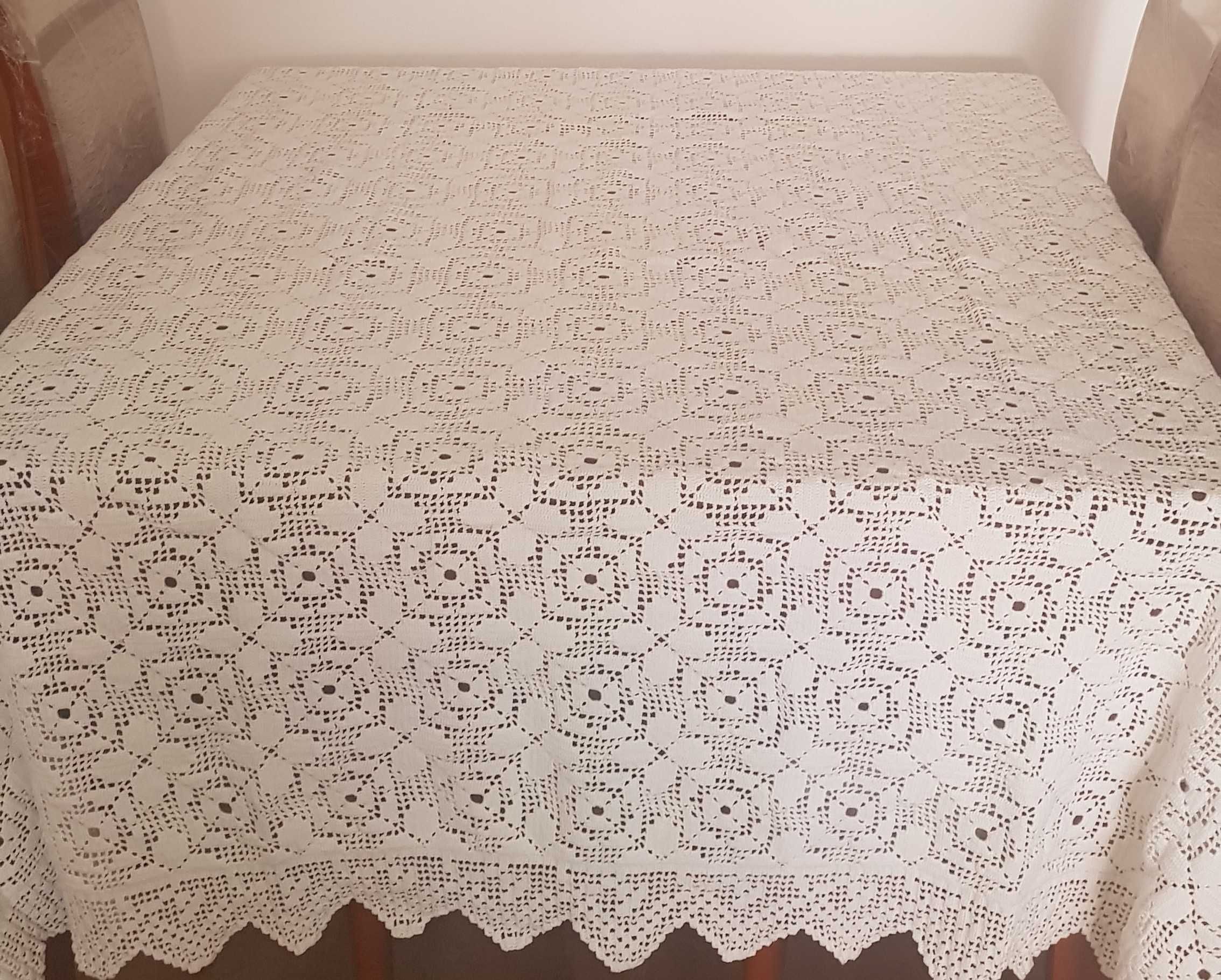 Colcha em crochet branca feita a mão antiguidade 1,92 x 1,79