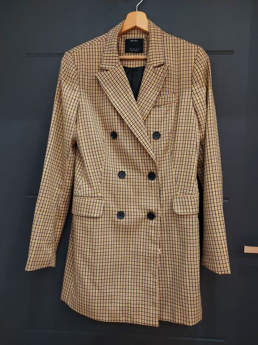 Sukienka o kroju marynarki