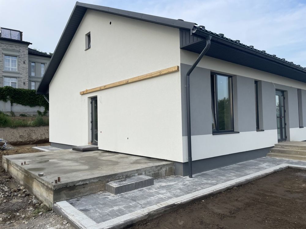 Продаж будинку гарного планування