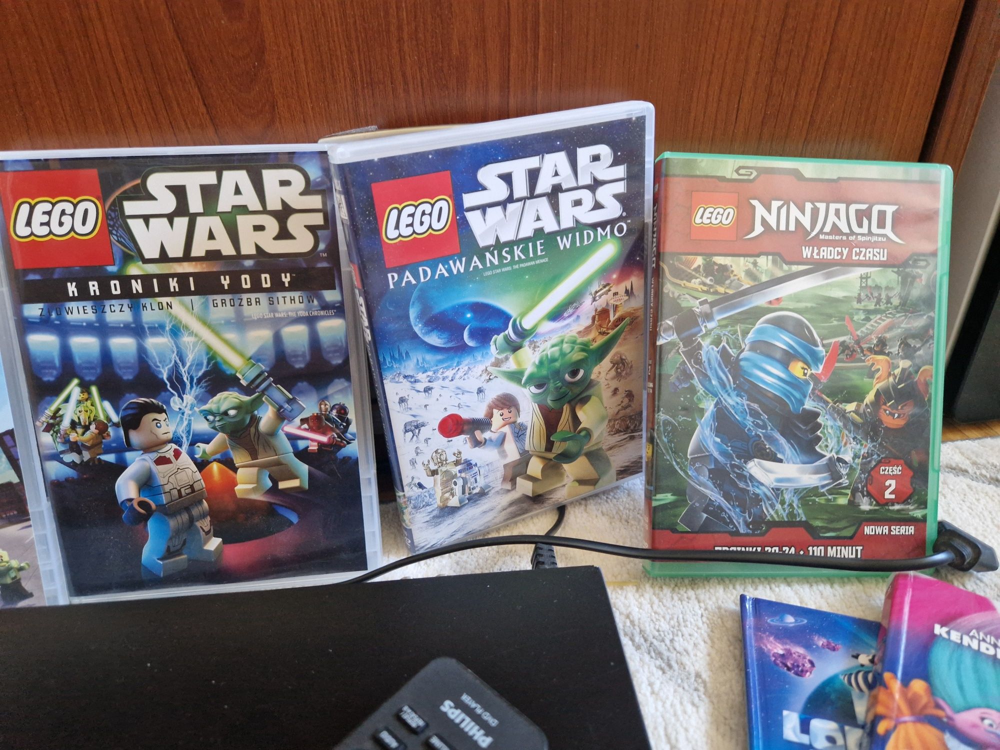 Odtwarzacz filmów DVD + 15 bajek dla dzieci LEGO STAR WARS SCOOBY-DOO