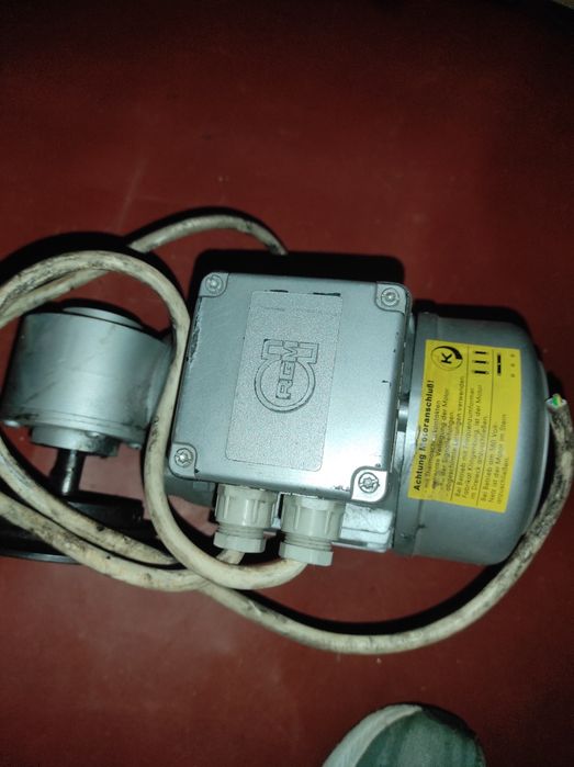 Продам мотори з редуктором