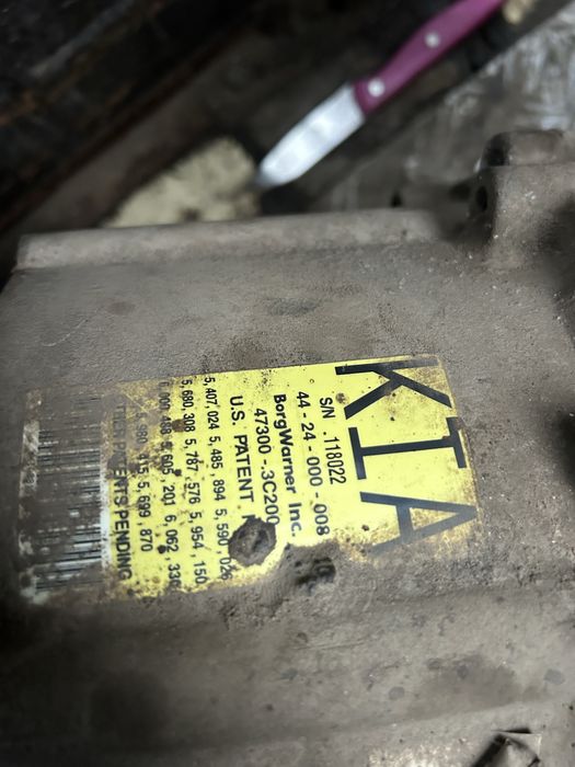 Продам роздатку 47300-3С200 Киа Соренто 2.5