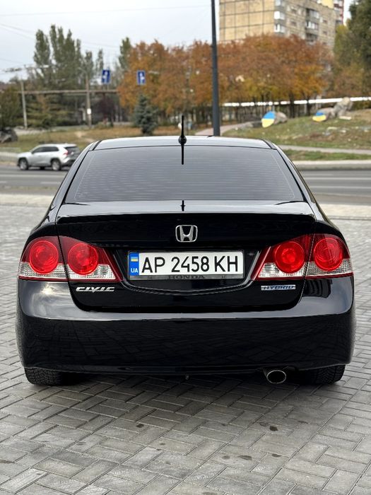 В продаже Honda Civic 2008 года 1.3 гибрид