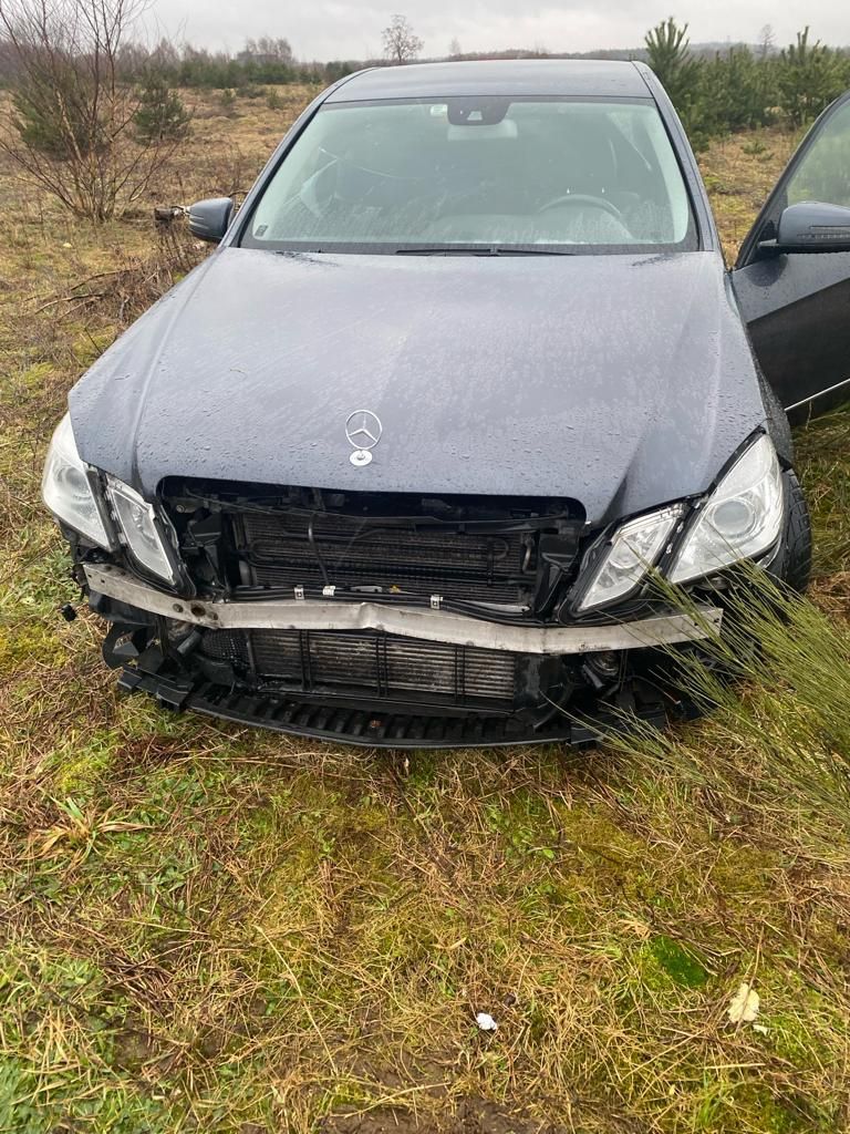 Mercedes w212 2.2 CDI maska lampa Xenon drzwi błotnik kotpit pulpit ai