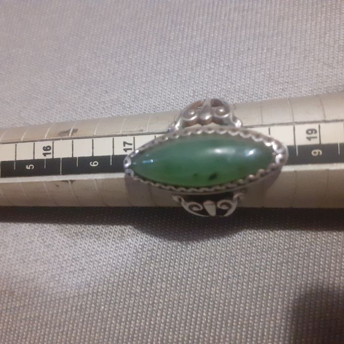 Серьги и кольцо СССР серебро , нефрит .