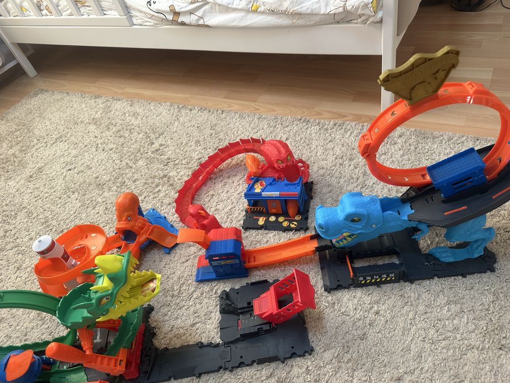 Продам hot wheels