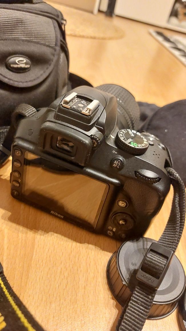 Nikon D3300, komplet, obiektyw Nikkor 18-105mm