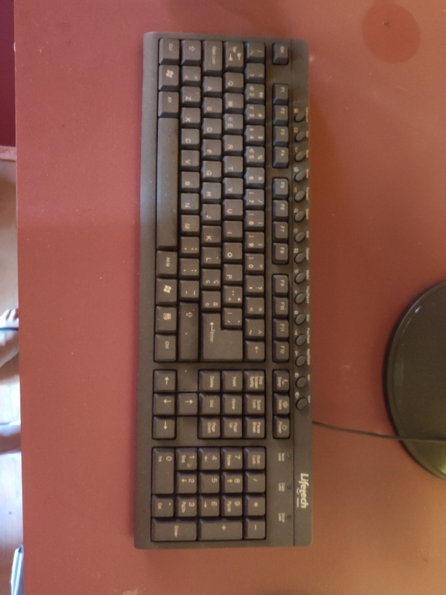 Monitor, teclado e rato