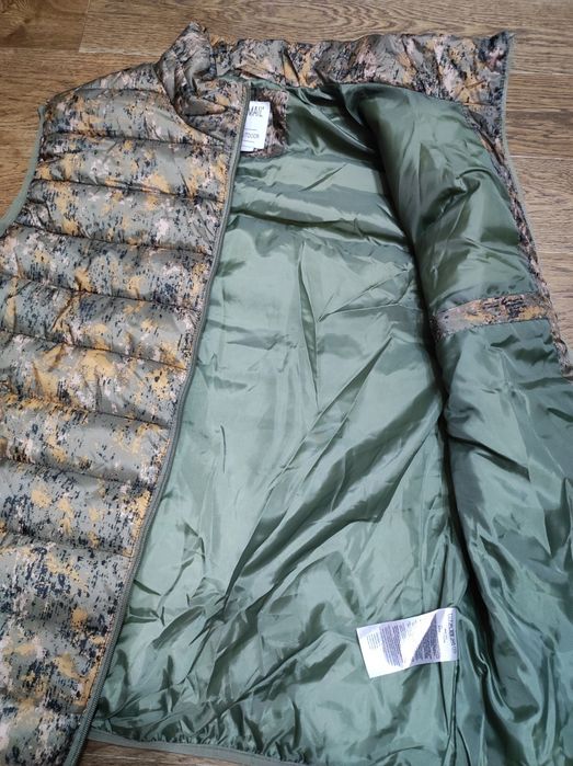 Жилет чоловічий у розмірі XL