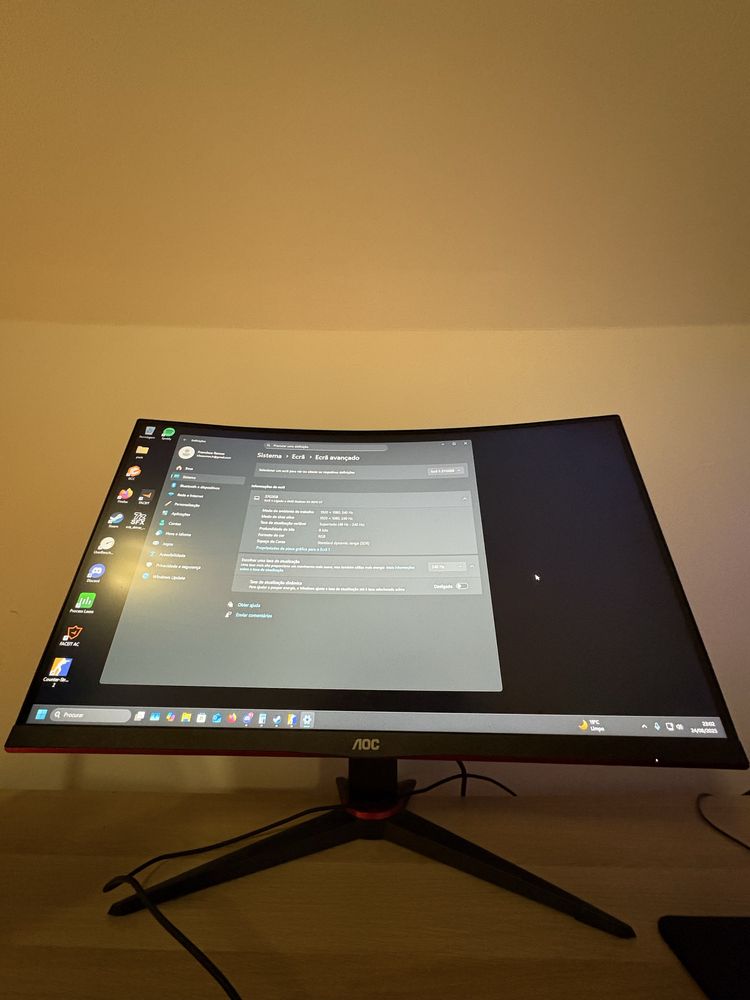 Monitor Gaming Curvo AOC C27G2ZE/BK (27polegadas, 0.5ms, 240hz