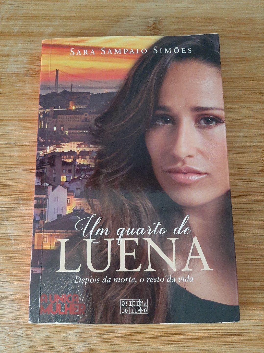 Livro " Um quarto de Luena " Sara Simões
