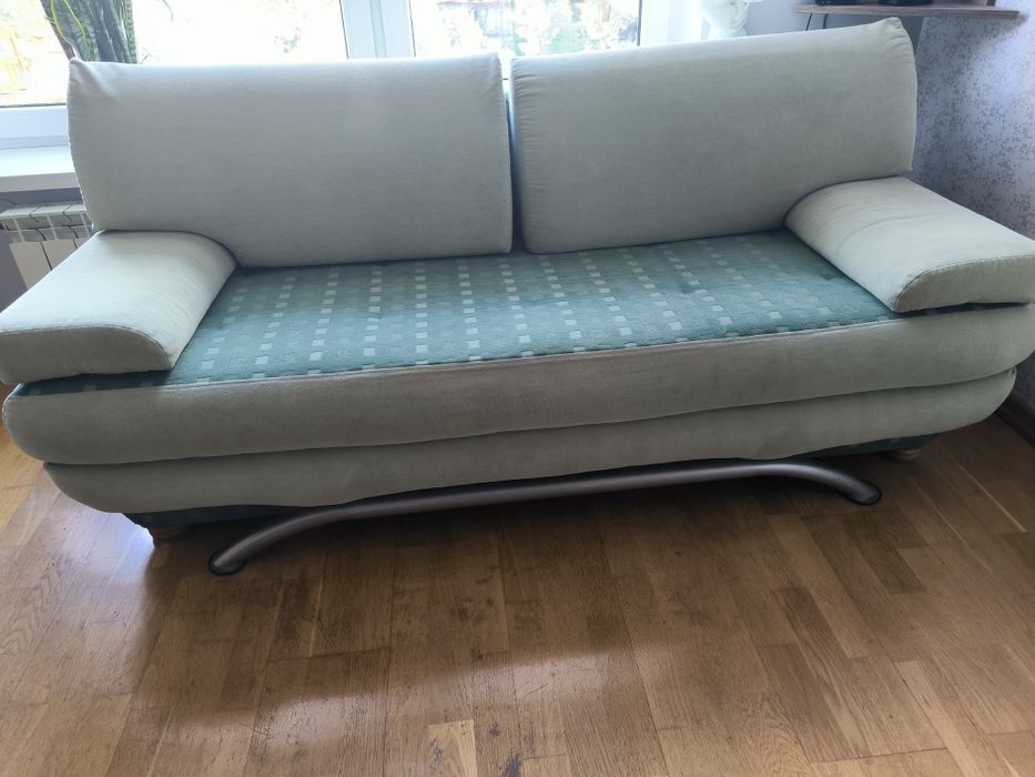 Kanapa/tapczan/łóżko/sofa z funkcją spania zielona