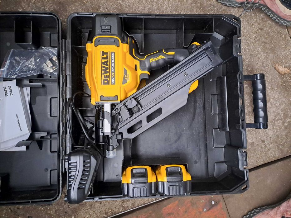 Gwoździarka-Dewalt DCN 930 P2 QW 18V  -NOWA!!-