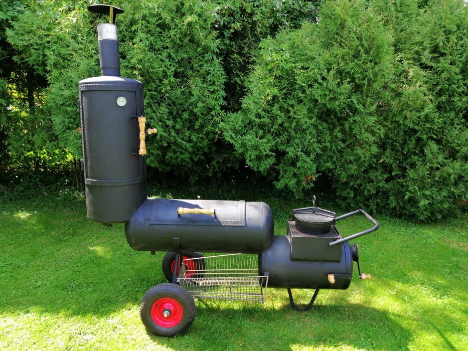 Grill - grillowędzarnia przewoźna, lokomotywka, smoker