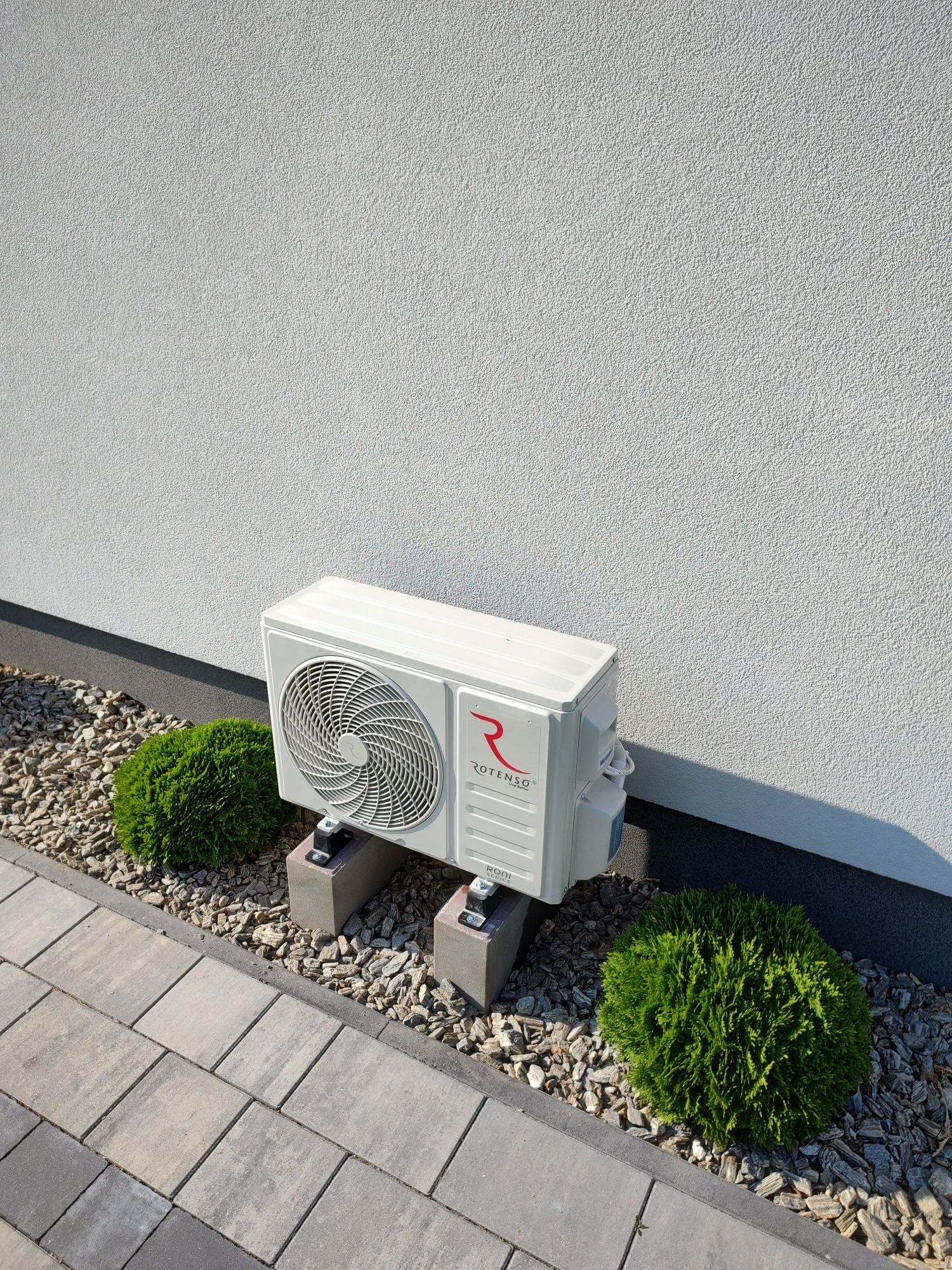 Klimatyzator z montażem Rotenso Roni 2,5kW z WIFI