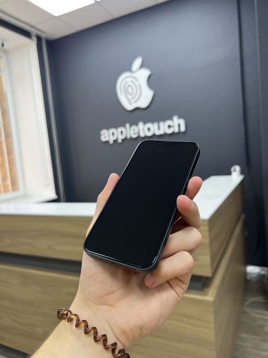 iPhone 13 128gb Midnight Unlock в Чудовому стані