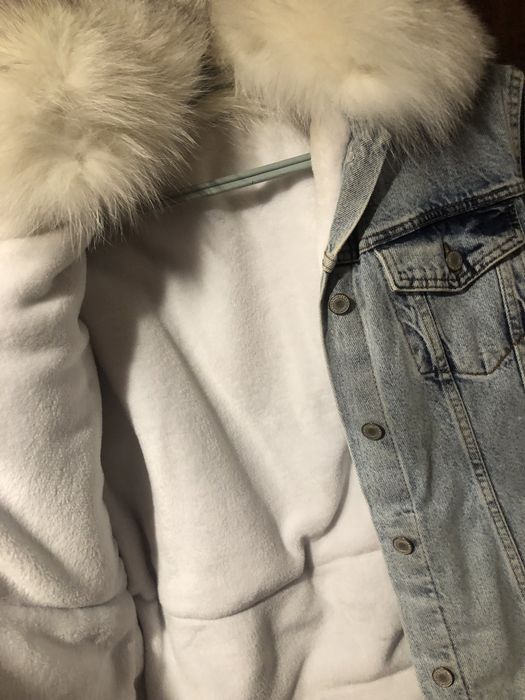 Джинсовая куртка,с натуральным мехом